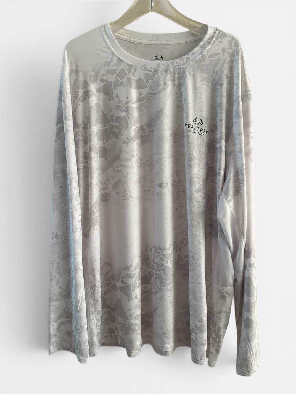 Realtree ‘Wav3’ White Gray Long Sleeve Fishing Shirt UPF 30 Lightweight